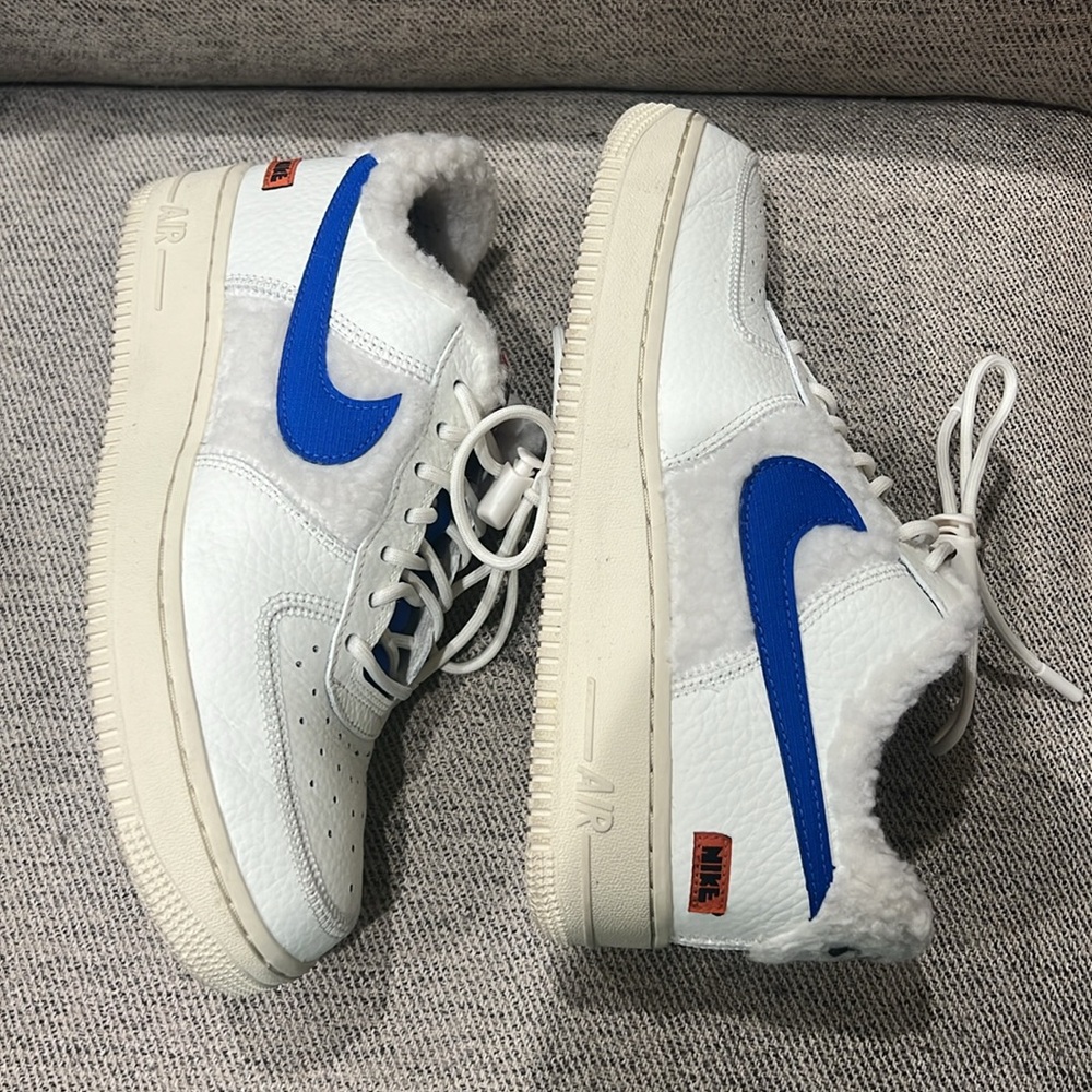 Nike Air Force 1 ‘07 white/blue size 8
